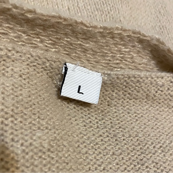 Womens button up cardigan. Size Large - Picture 6 of 6